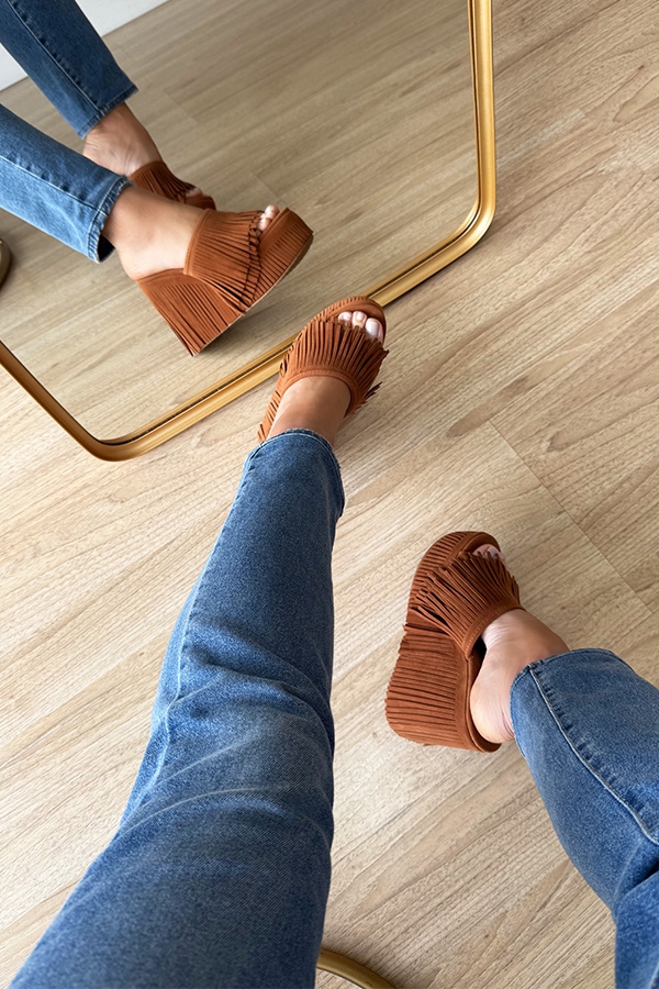 Tipos de Tamanco: Conheça os diferentes modelos