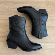 Bota Couro Legítimo Cano Curto Giulia Marrom